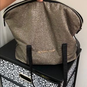 VICTORIA’s SECRET XL TOTE BAG